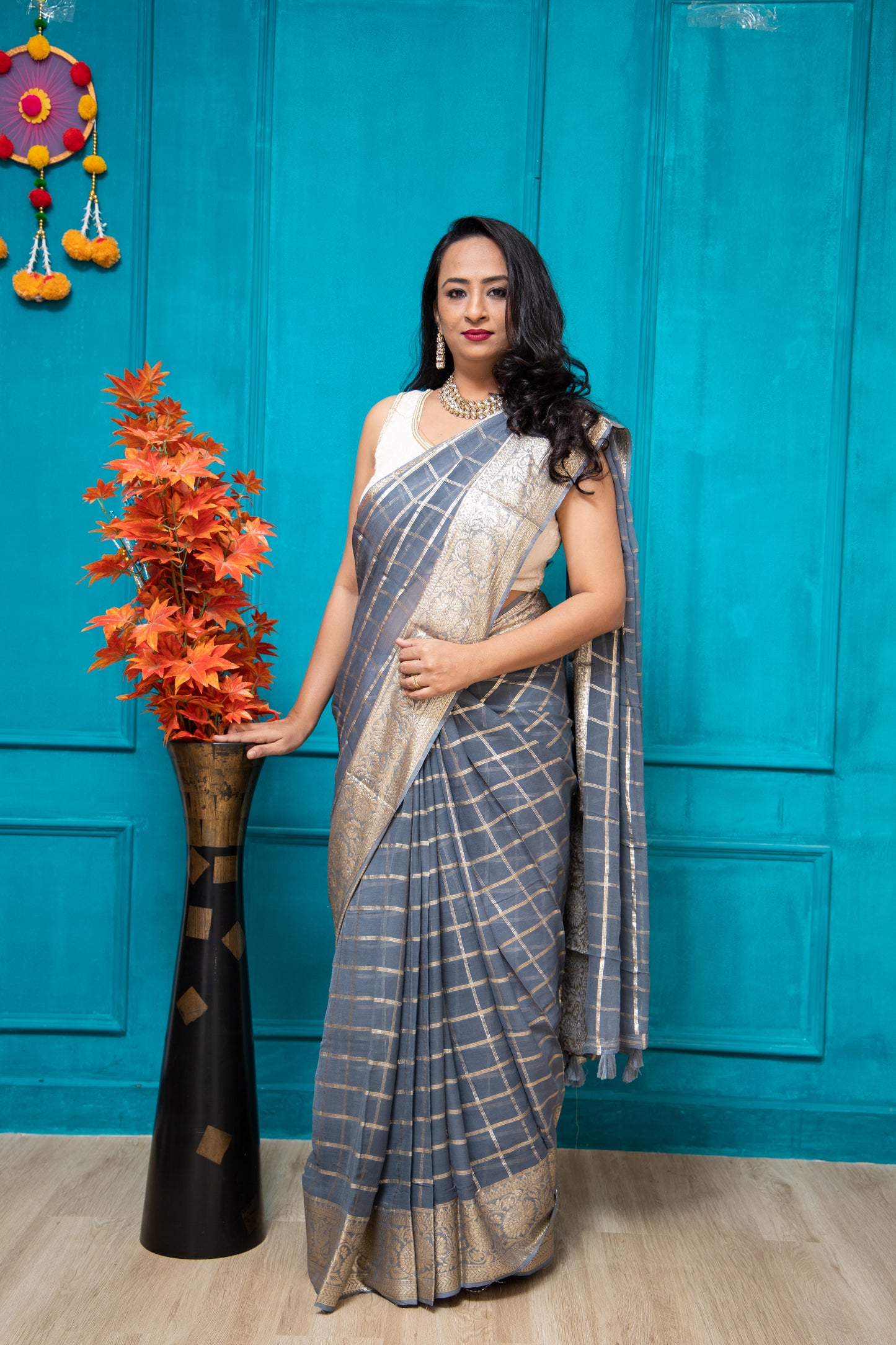 Grey checks Geogrgette