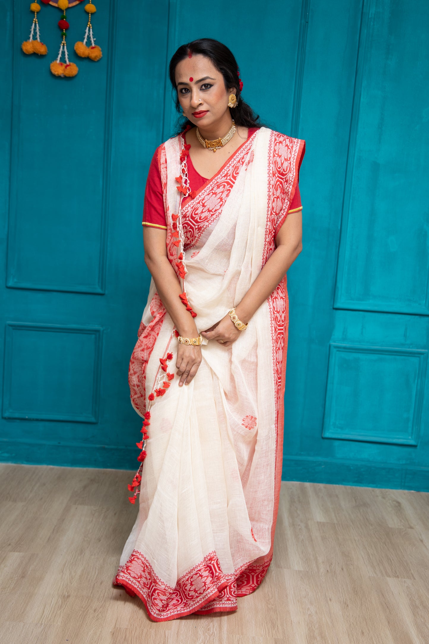 White Linen Jamdani Saree