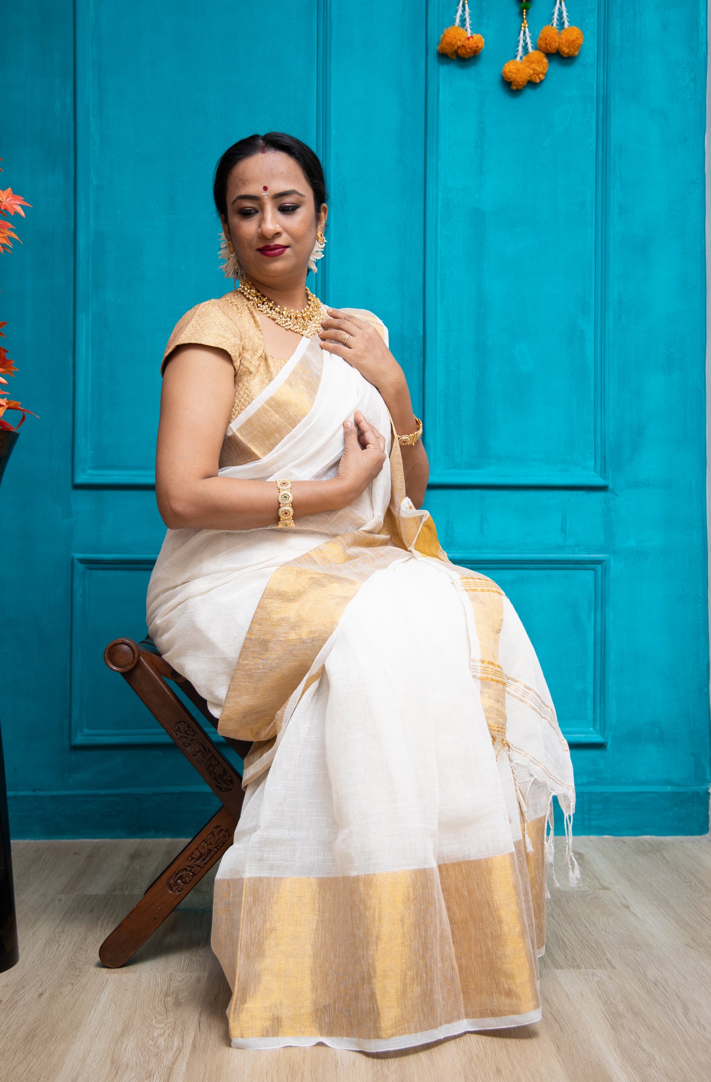 White Linen Mohaapar Saree