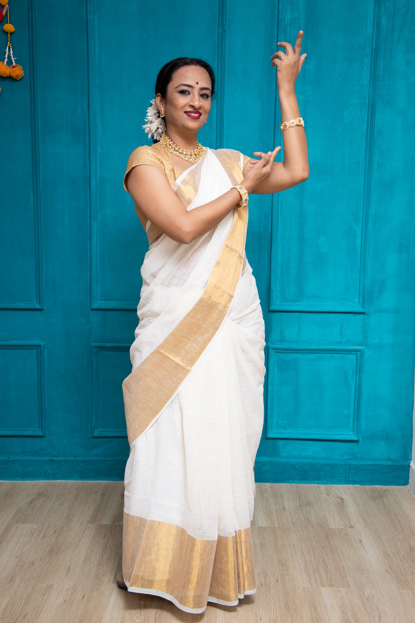 White Linen Mohaapar Saree