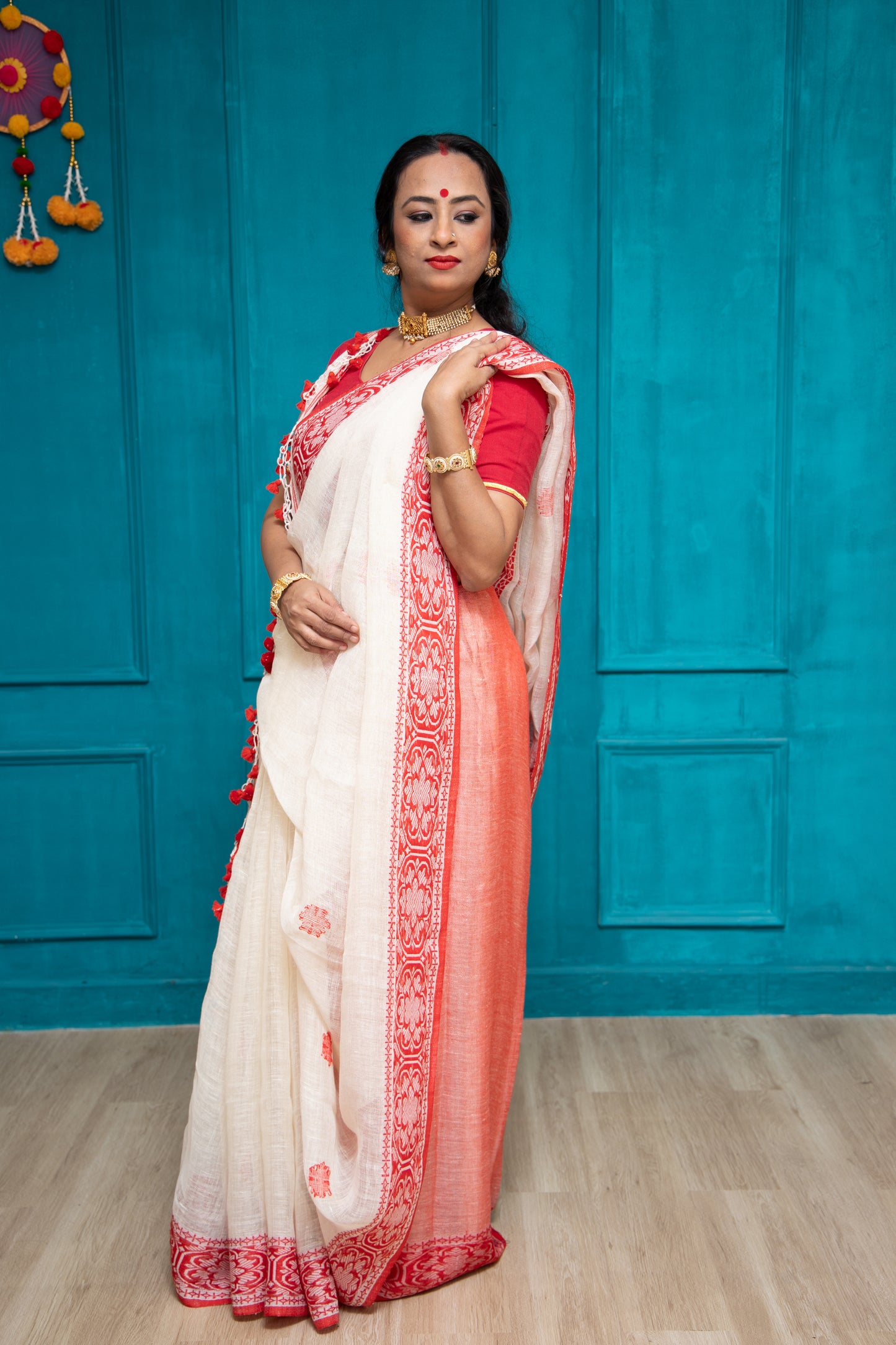 White Linen Jamdani Saree