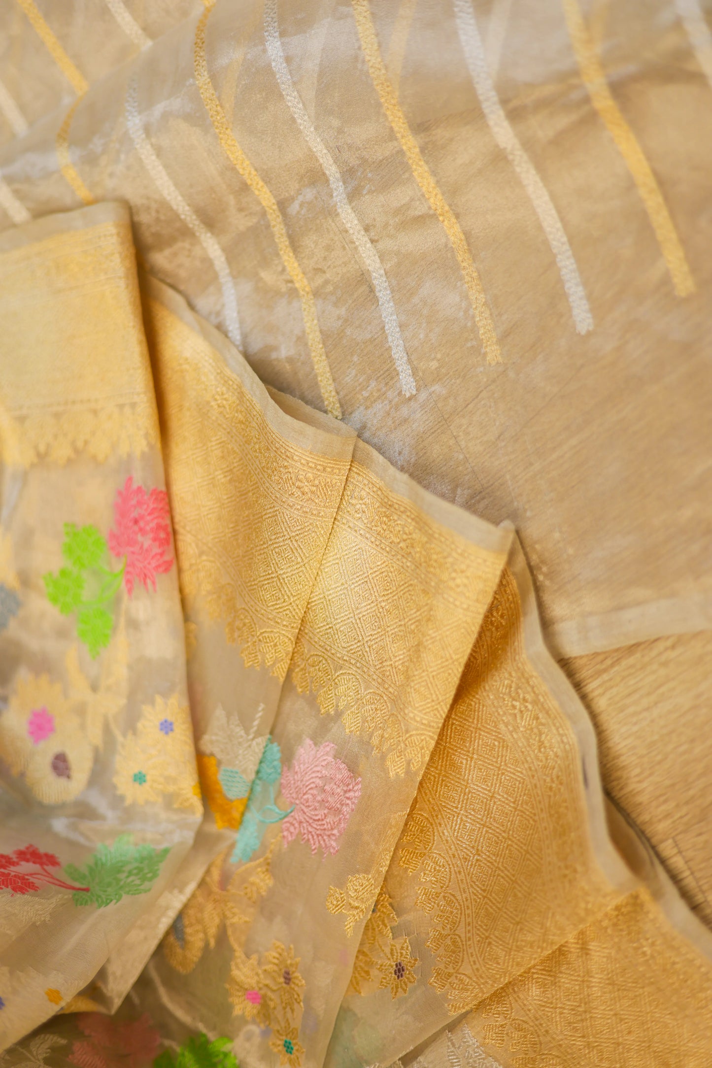 The RoyalPure Banarasi Designer Handloom Tissue Saree